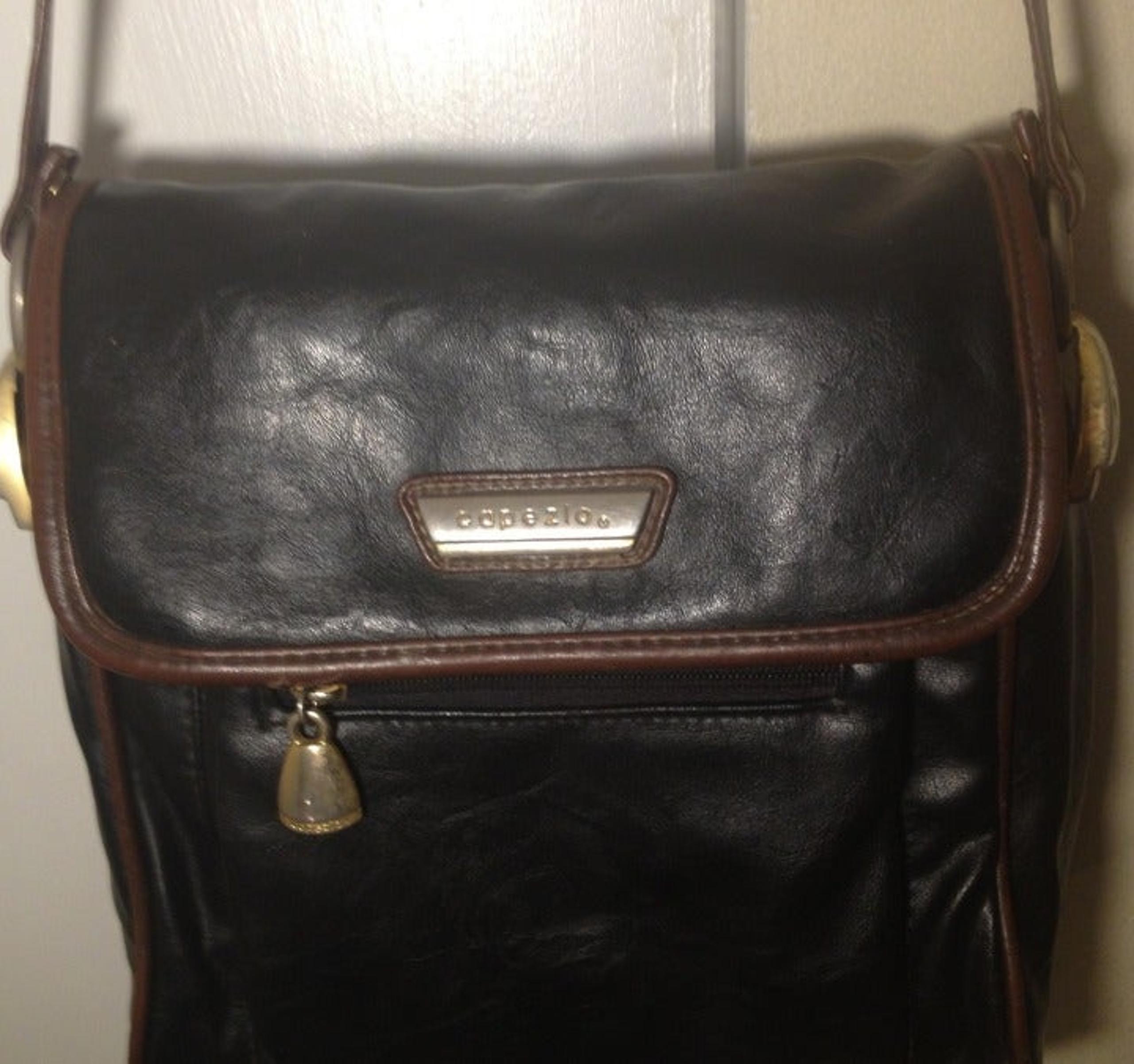Vtg 1990s Black Leather Purse "Capezio"
