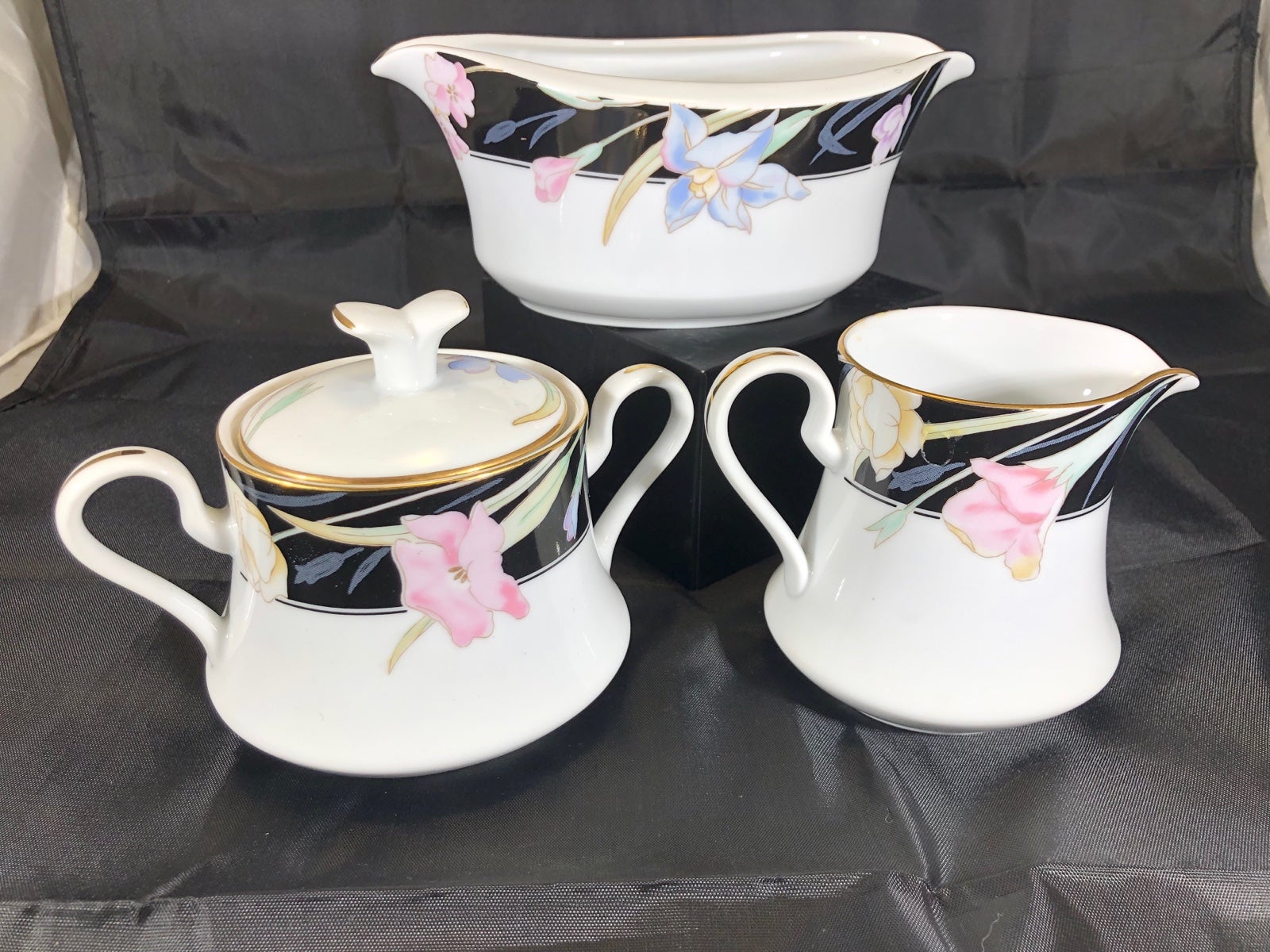 Mikasa Charisma Fine China: Vintage Creamer, Sugar Bowl & Gravy Boat set