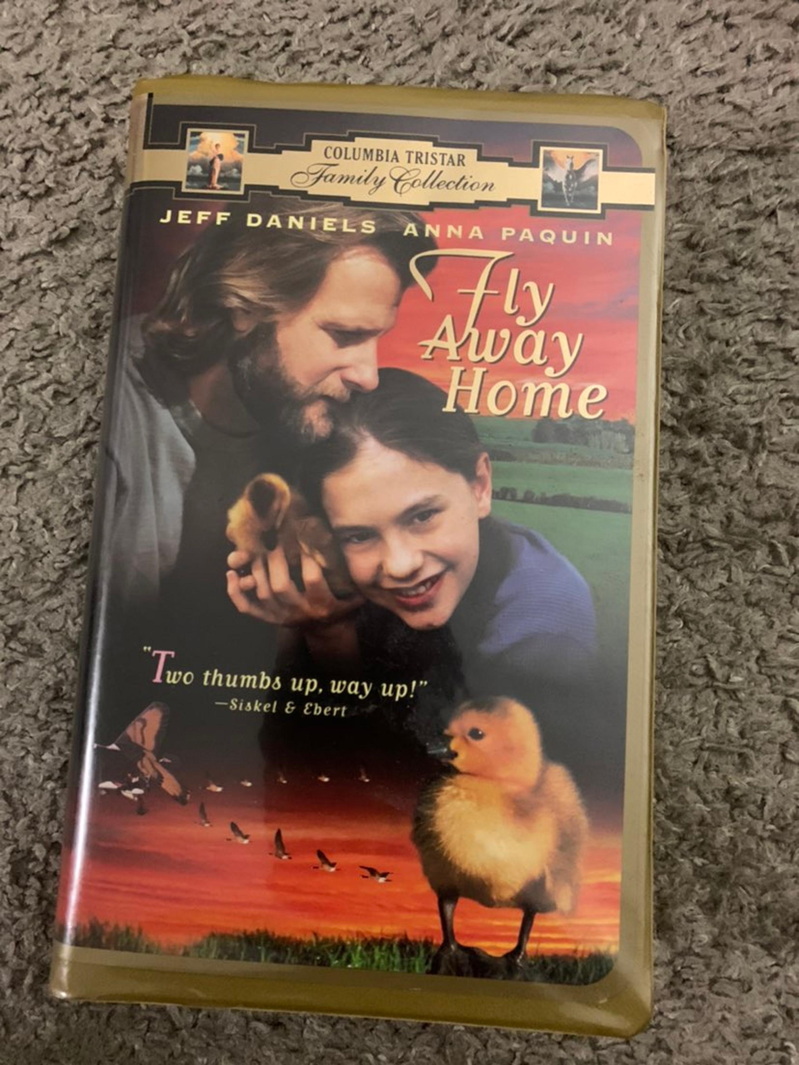 Columbia TriStar VHS Cassette Tape Fly Away Home 1996