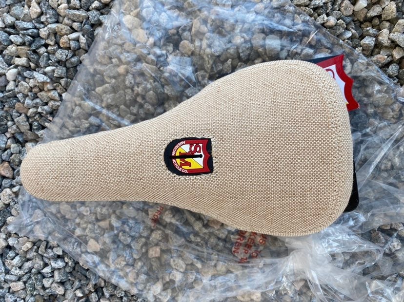 S&M slim hemp bmx pivotal seat natural b