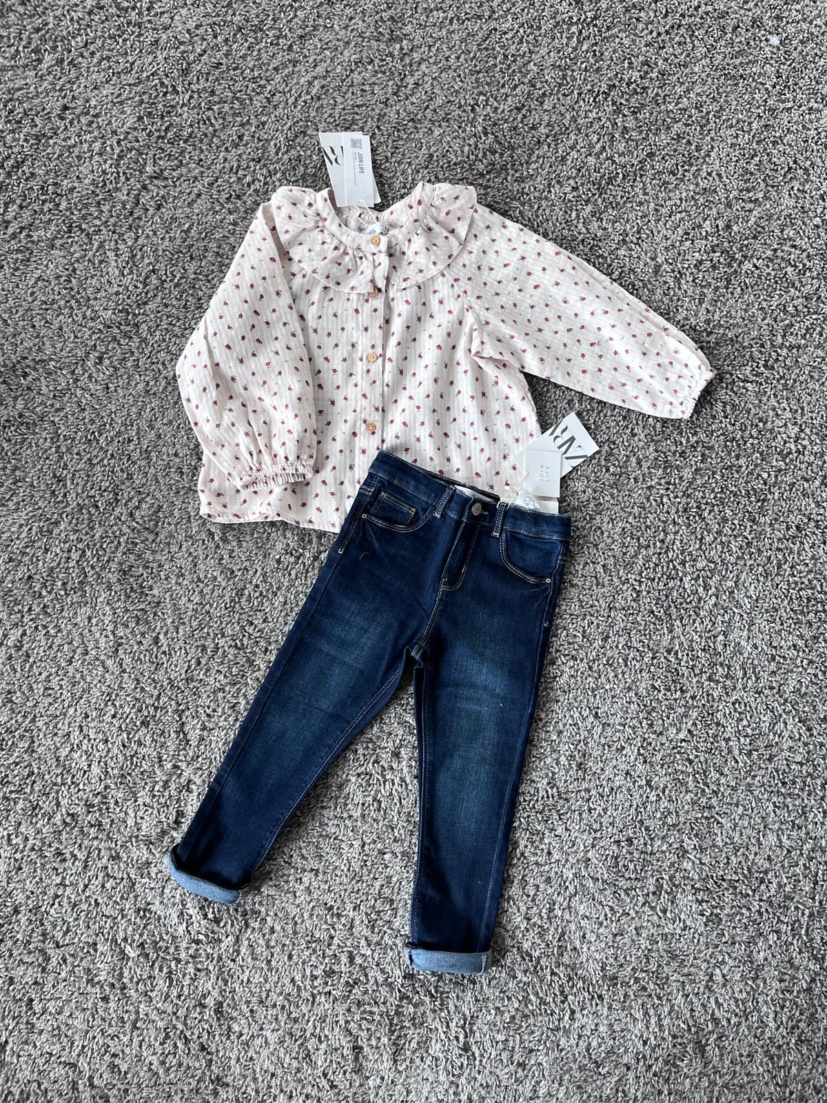 ZARA NWT set outfit blouse and jeans size 4-5 years