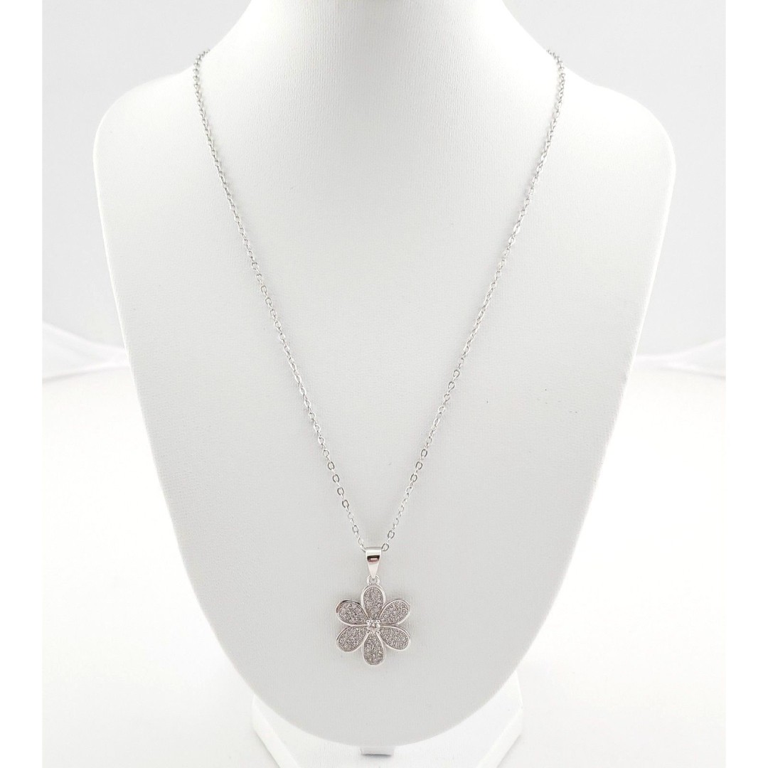 Beautiful 925 Sterling Necklace and Dazzling Daisy Flower Clear Stone CZ Pendant