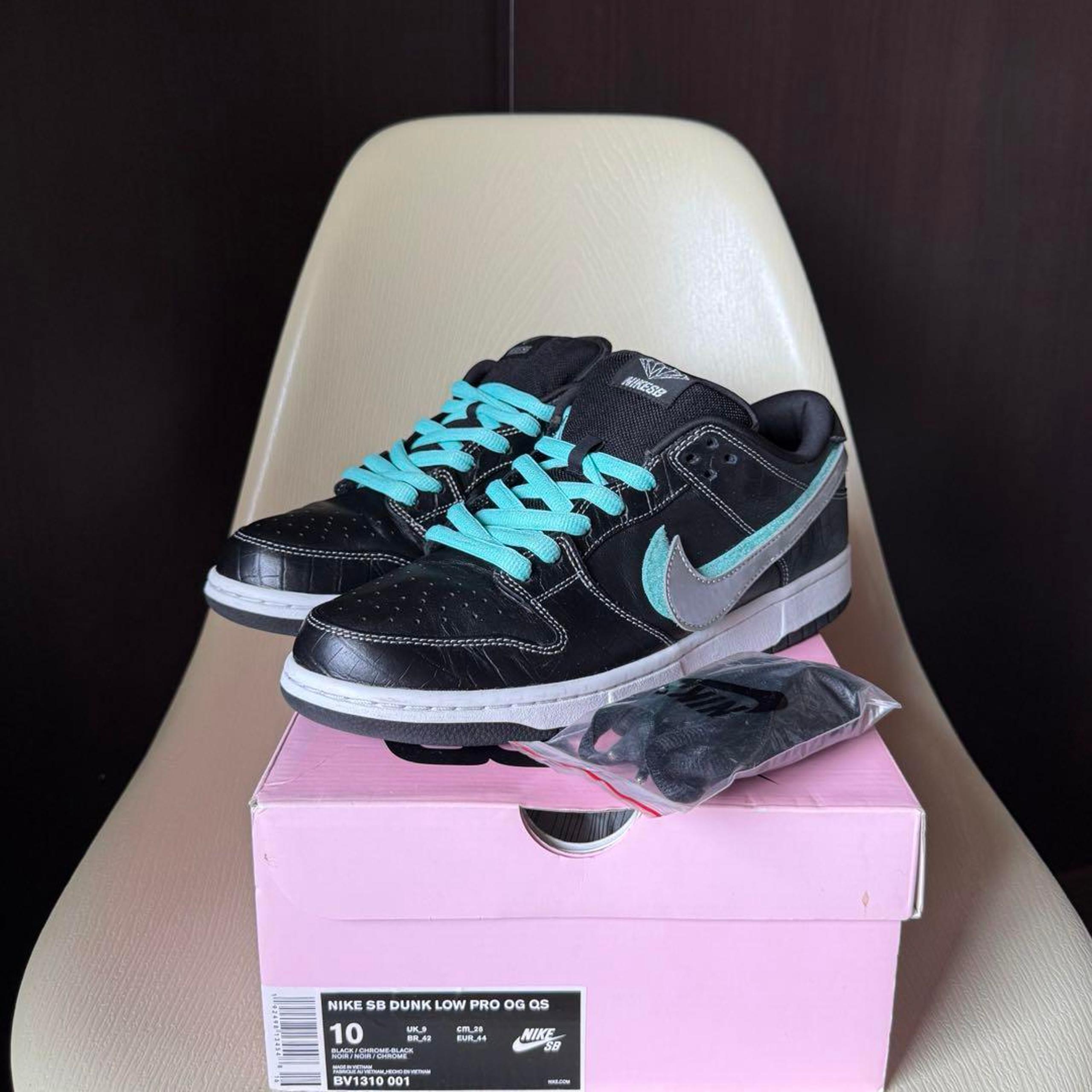 Excellent condition! Diamond Supply Co. Nike SB Dunk Low Pro
