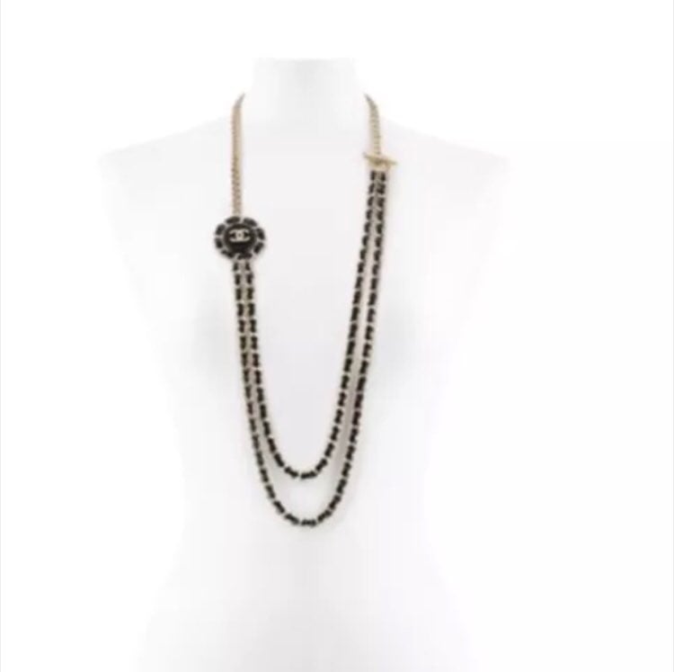 brand new chanel classic necklace with l
