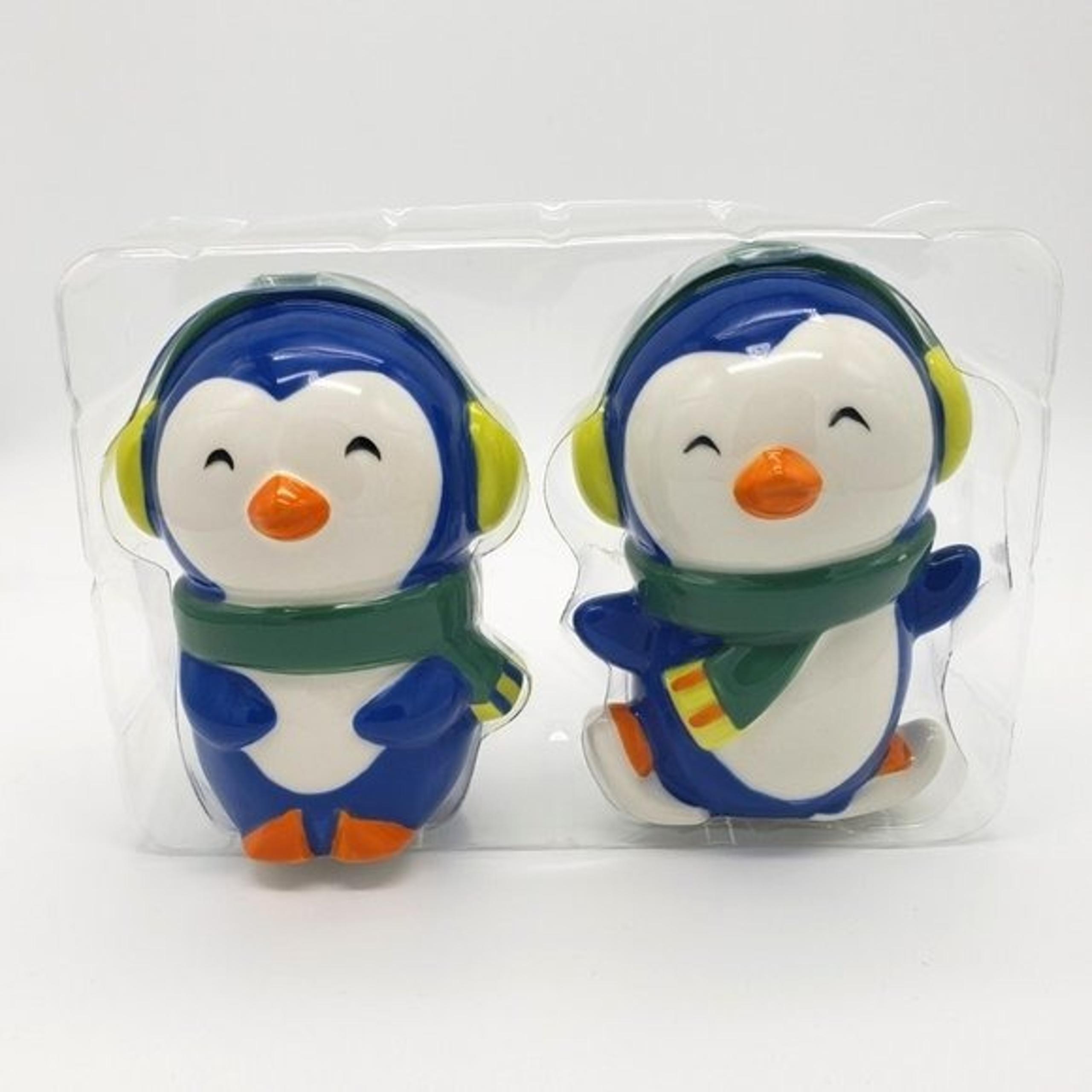 Target Ceramic Penguin Salt Pepper Shaker Set NWT