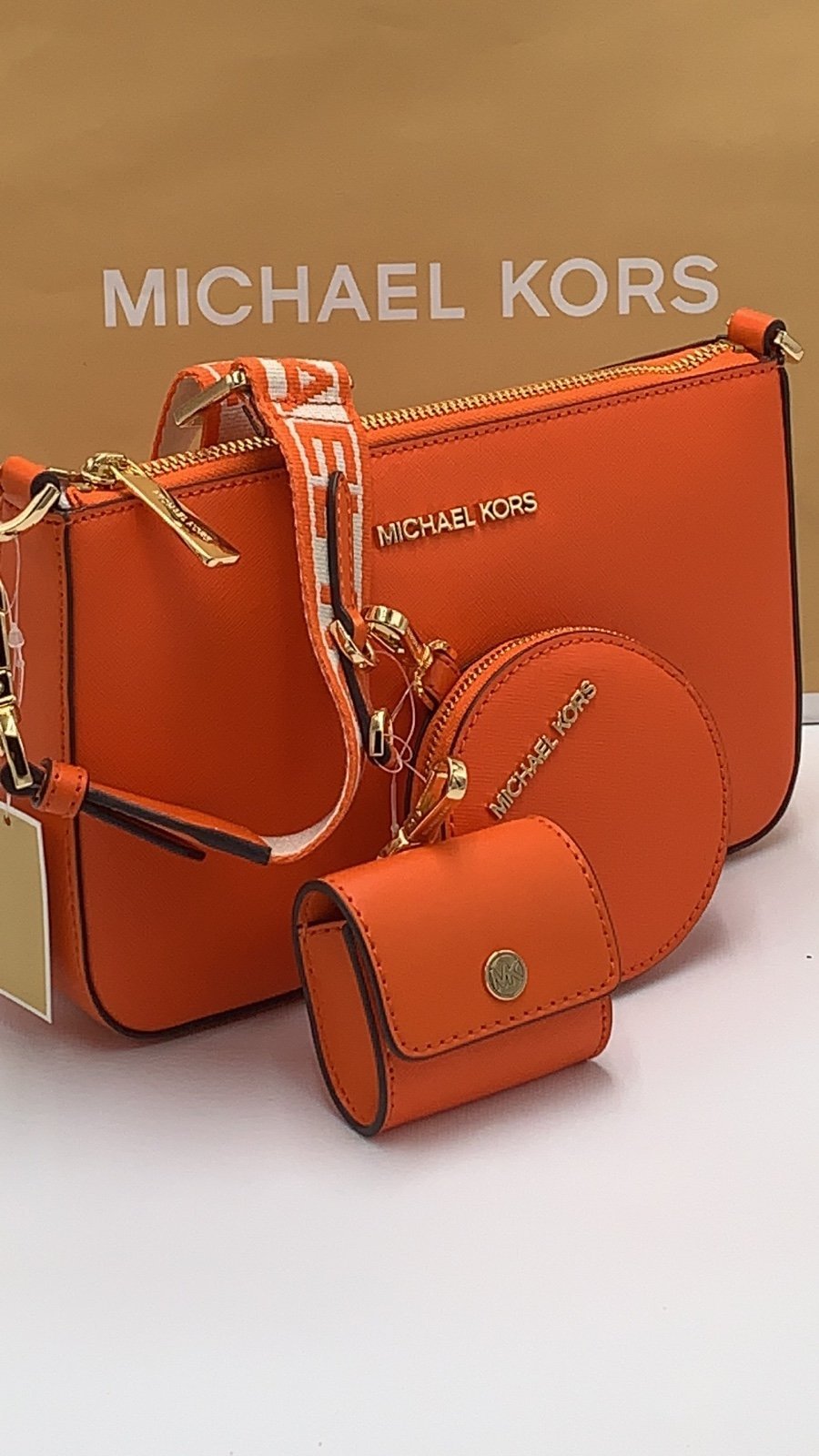 MICHAEL KORS JET SET TRAVEL SMALL SHOULDER CROSSBODY BAG WITH TECH ATTCH AIRPOD