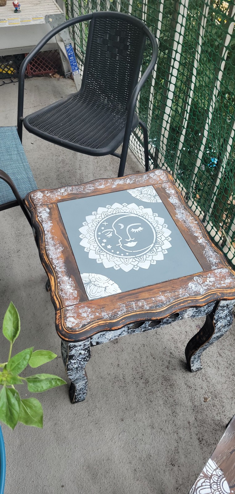 Cute Moon & Sun Table