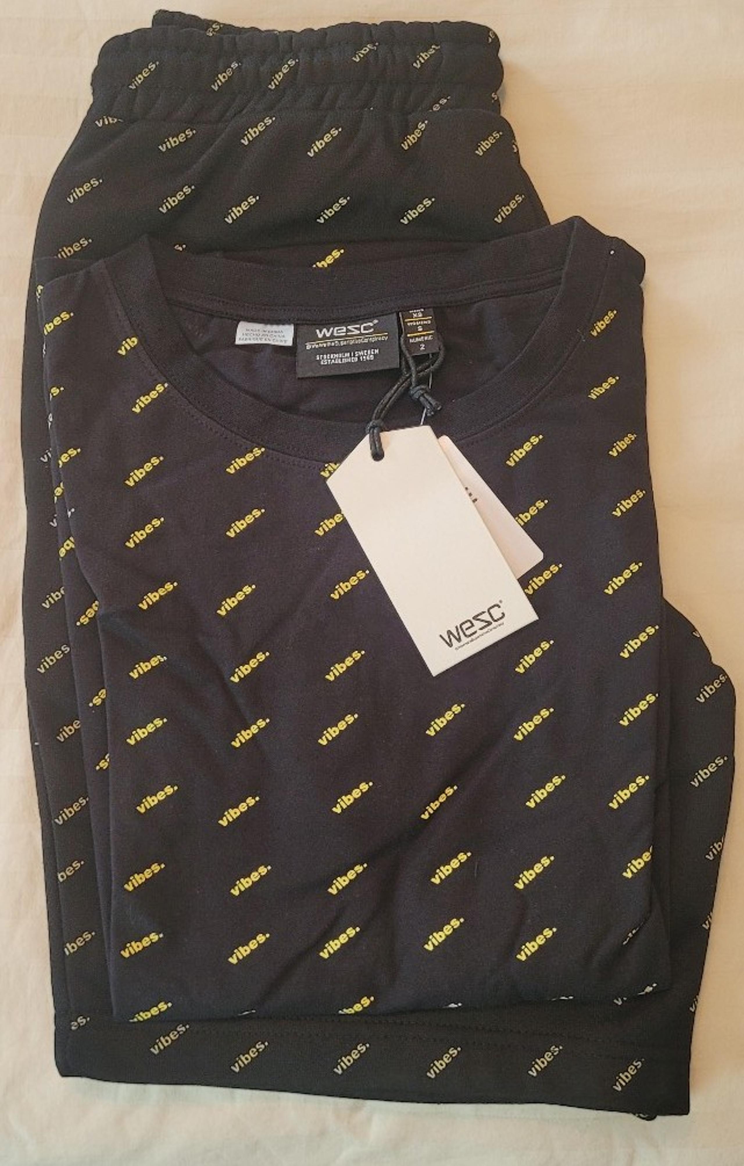 WeSC Vibes 2 pc Shirt/Shorts Xs