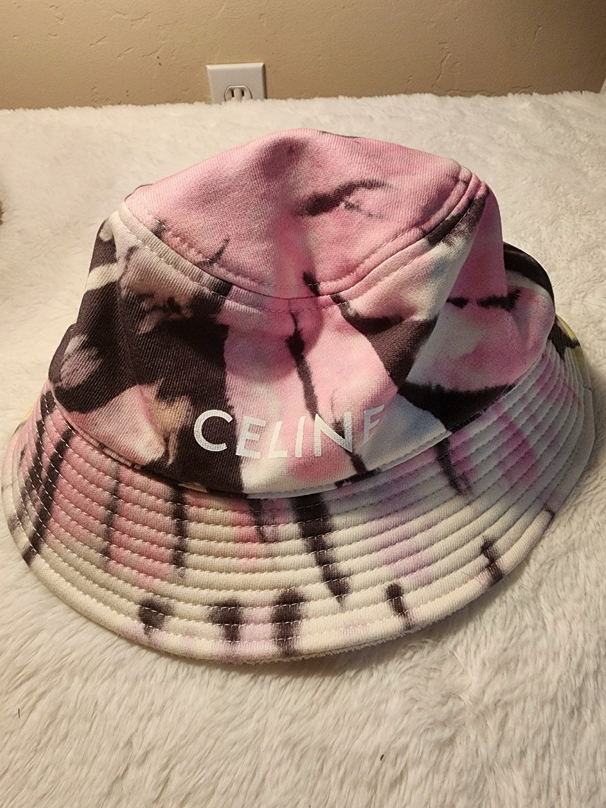CELINE Bucket Hat Pink