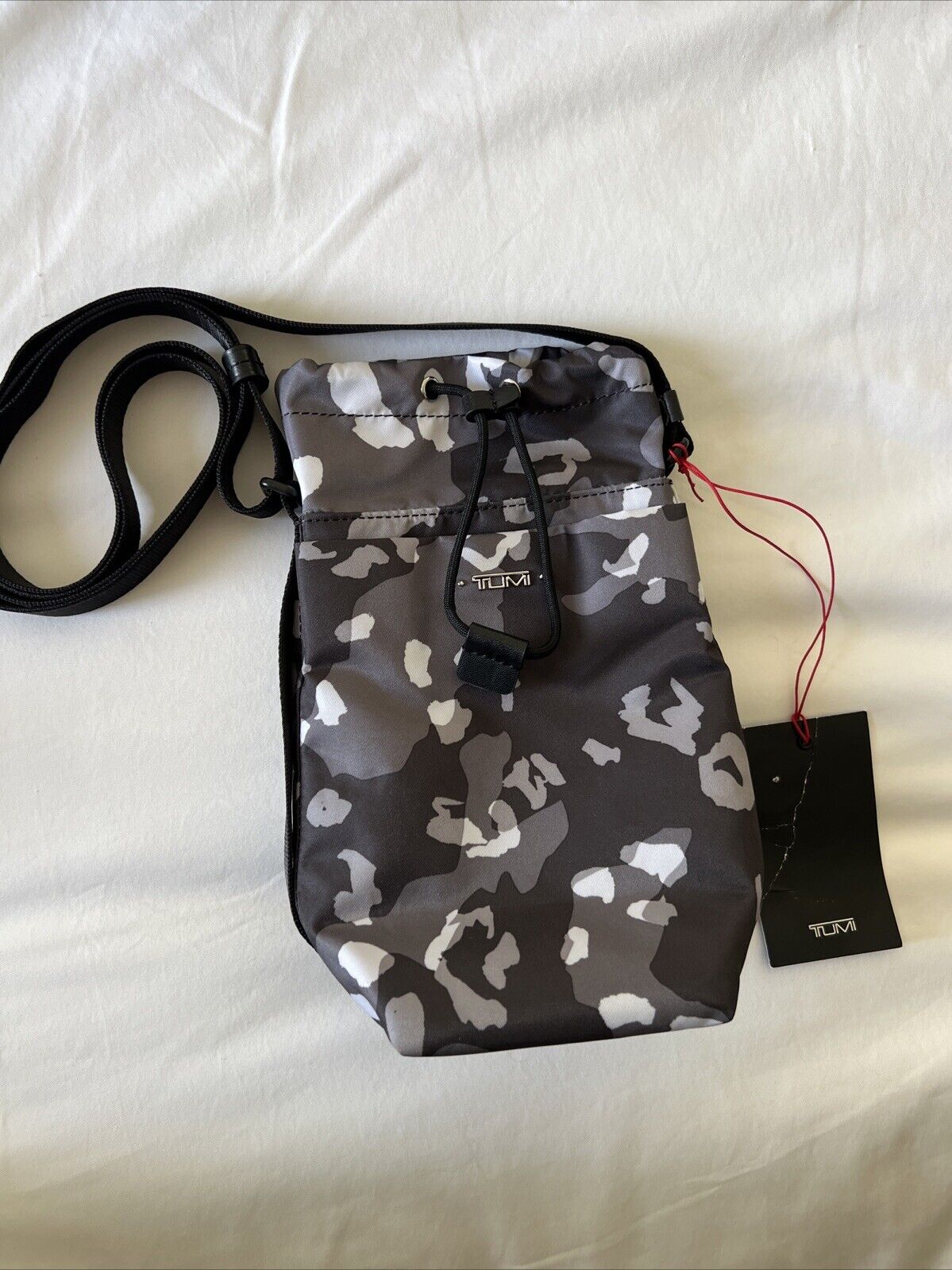 NEW TUMI Grey Charcoal Cheetah Camouflage Nylon Water Bottle Holder Bag Nwt