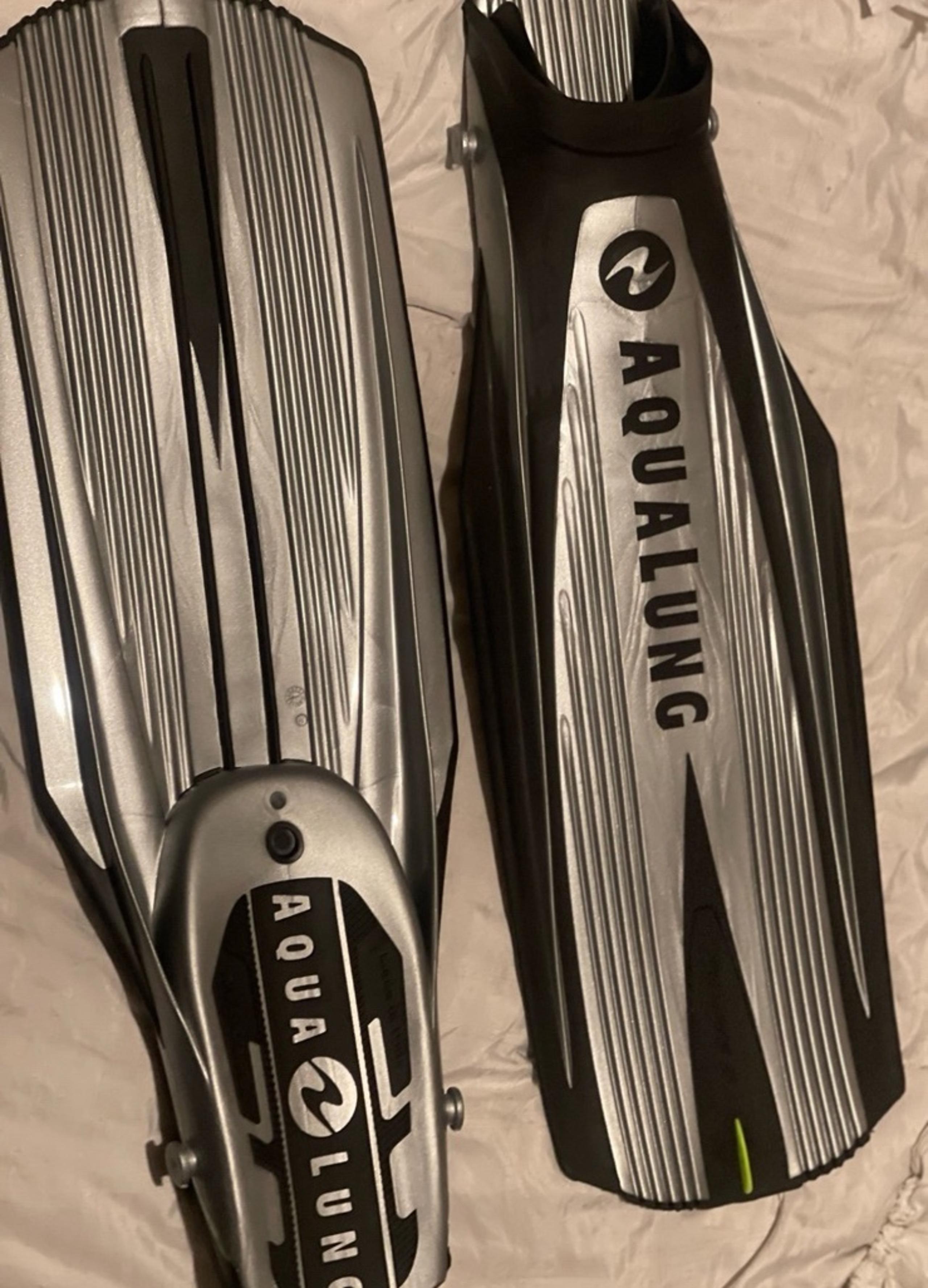 Swimming fins aqualung