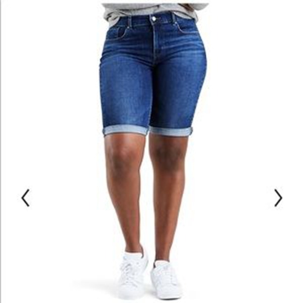 Women's Levi's Dark Blue Indigo Jean Bermuda Shorts Size 30