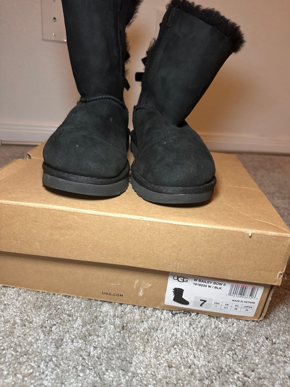 Black Ugg Bailey boots