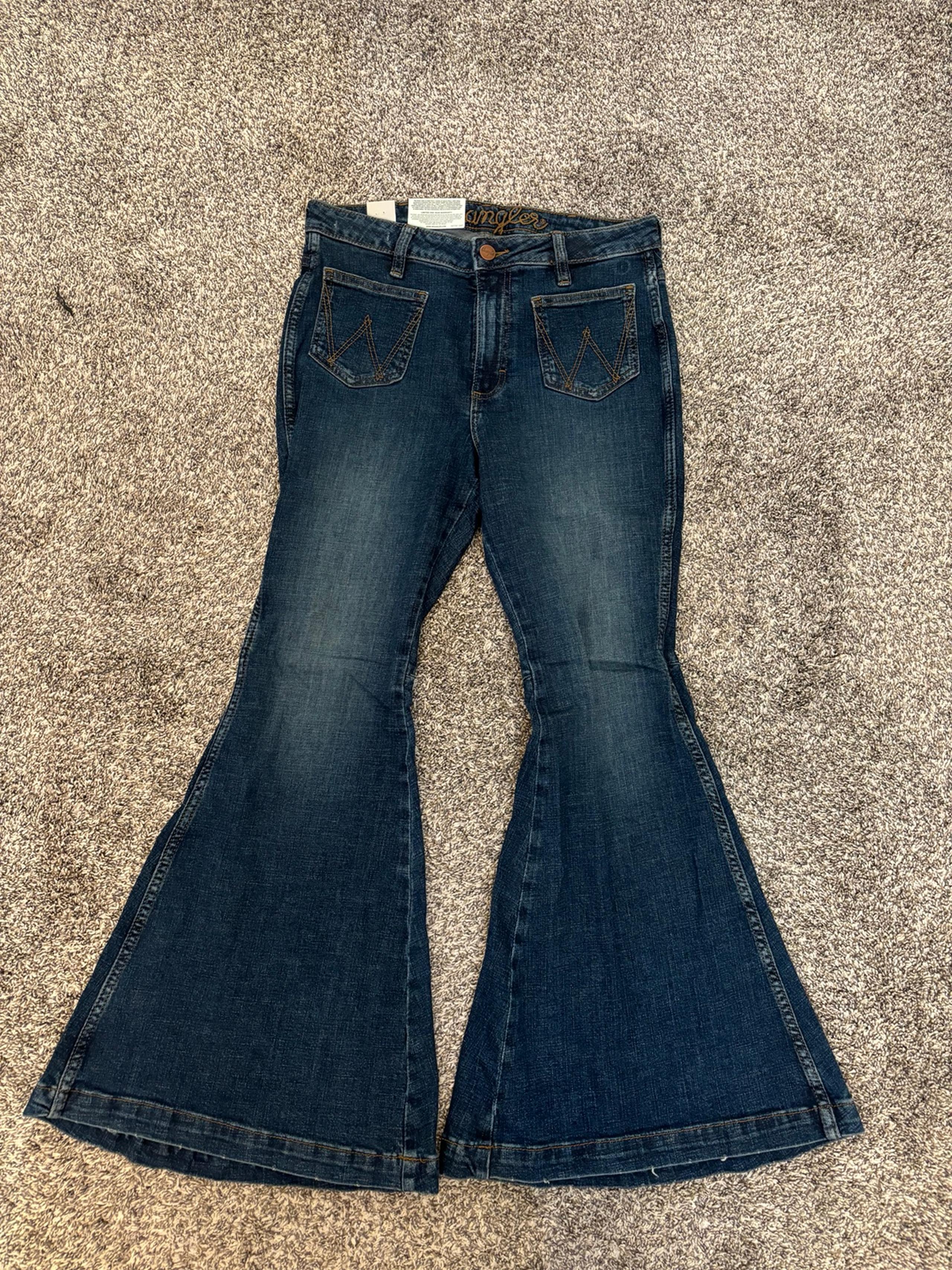 Wrangler Retro women’s High-Rise Flare Jeans Sz 29X30