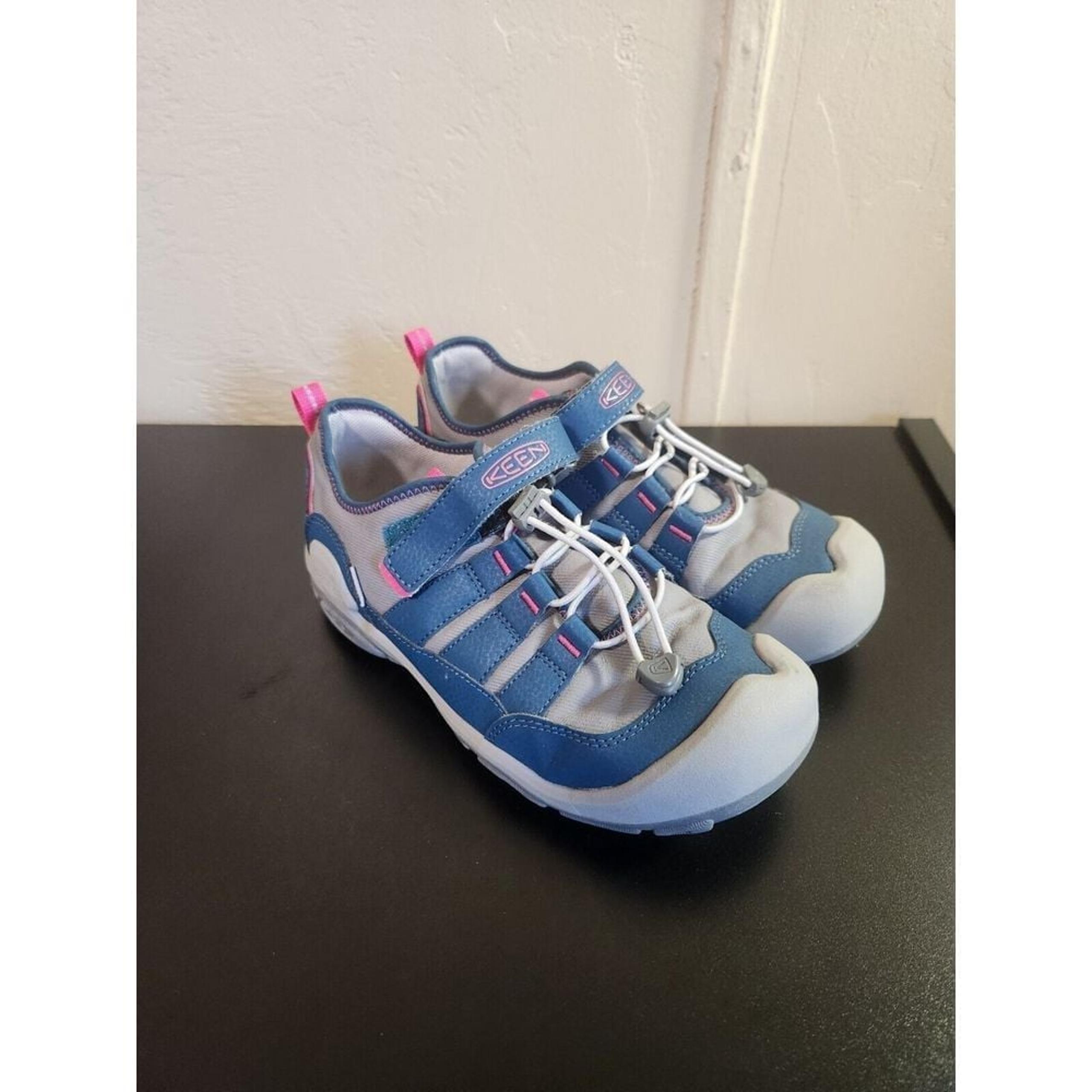 Keen Knotch Hollow Blue and Gray Girls Sandals Size 5