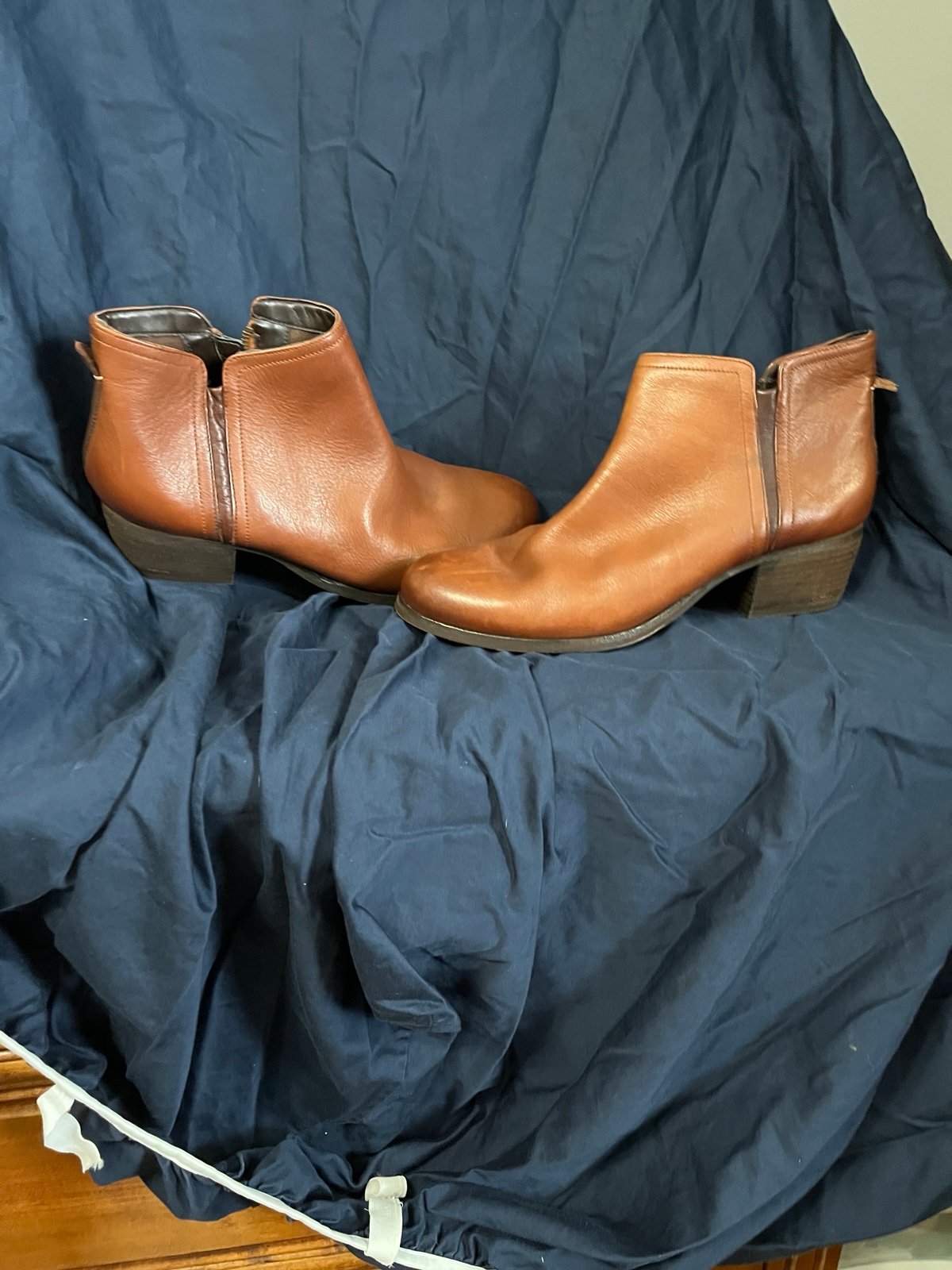 Leather ankle boots by Clark women’s 10M