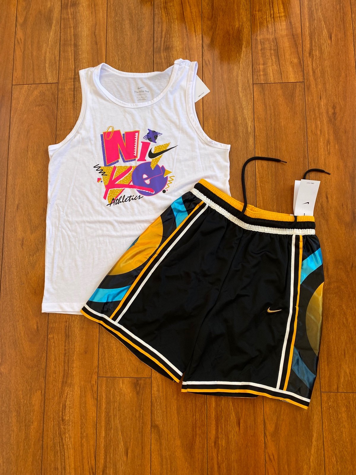 New Mens nike sz M tank, shorts