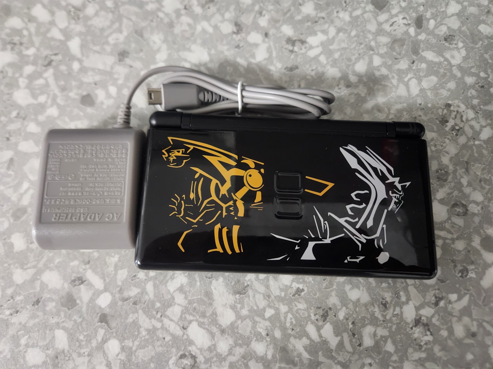 Nintendo ds lite pokemon dialga and palkia edition