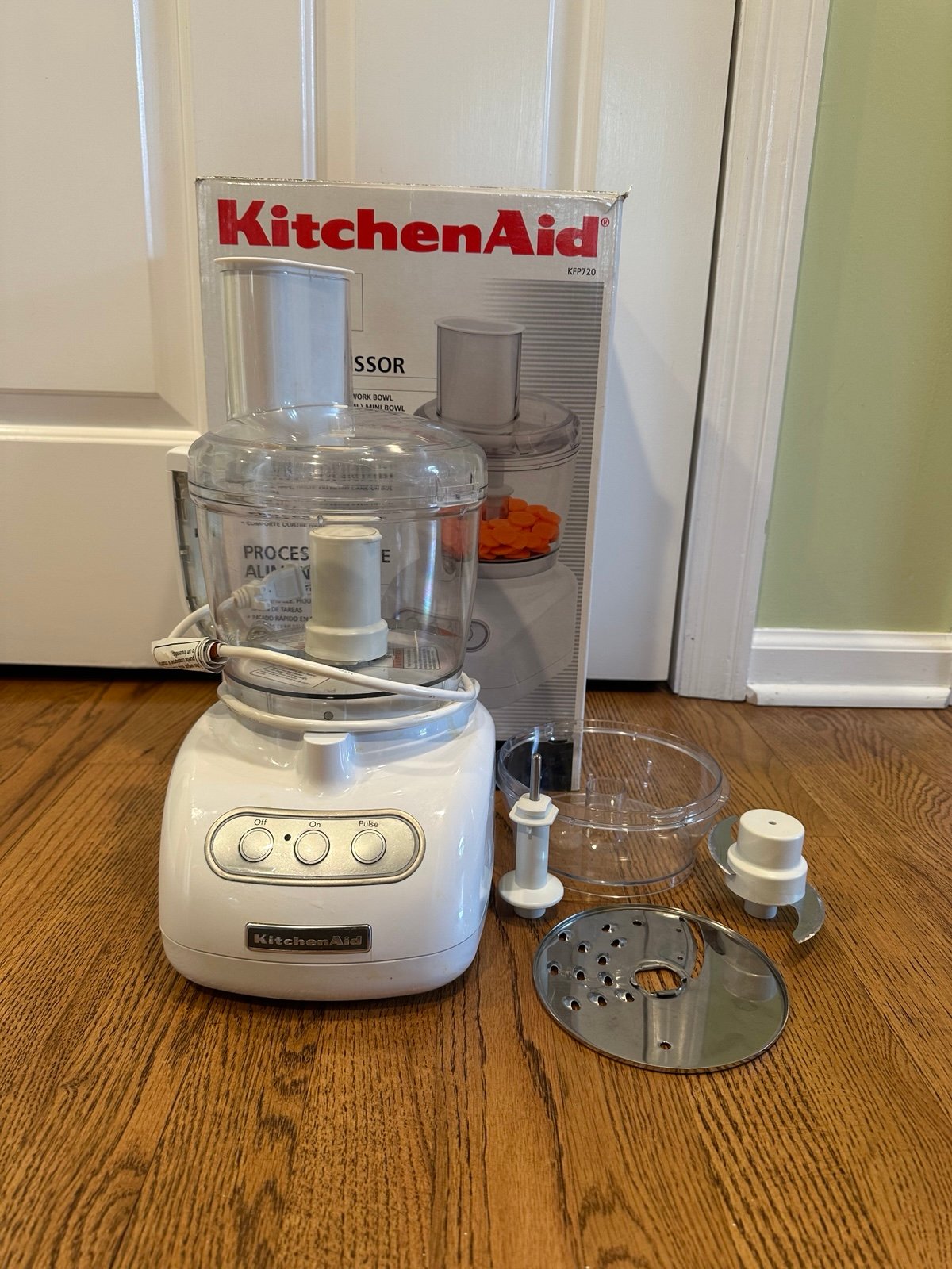KitchenAid Food Processor Model KFP720WH2 With Accessories