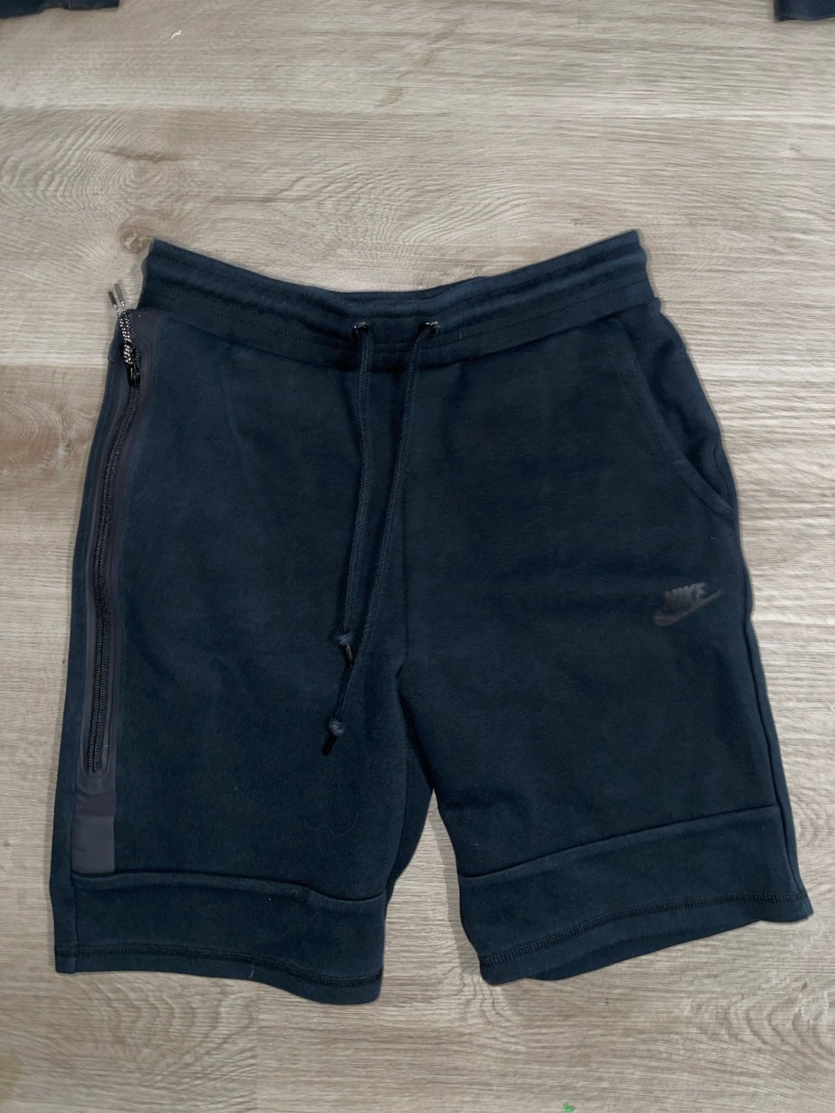 Men Nike tech shorts size medium
