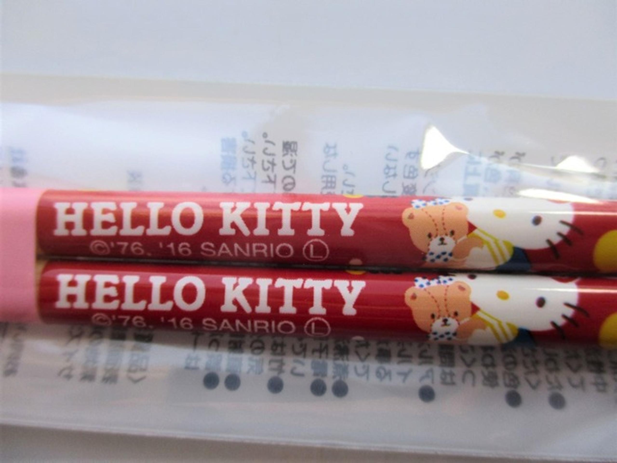 NEW Hello Kitty & Chum Red Bamboo Chopsticks, Kitchen / Cutlery / Silverware