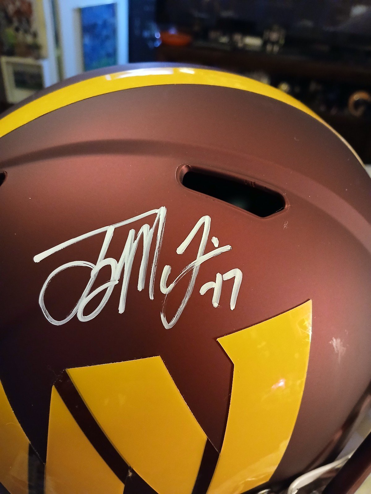Autographed wash commanders.