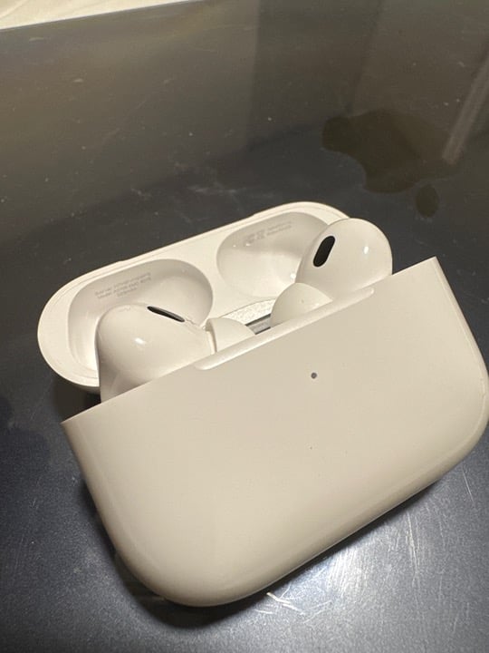 Airpods Pro 2nd Gen with USB C Noise Cancellation