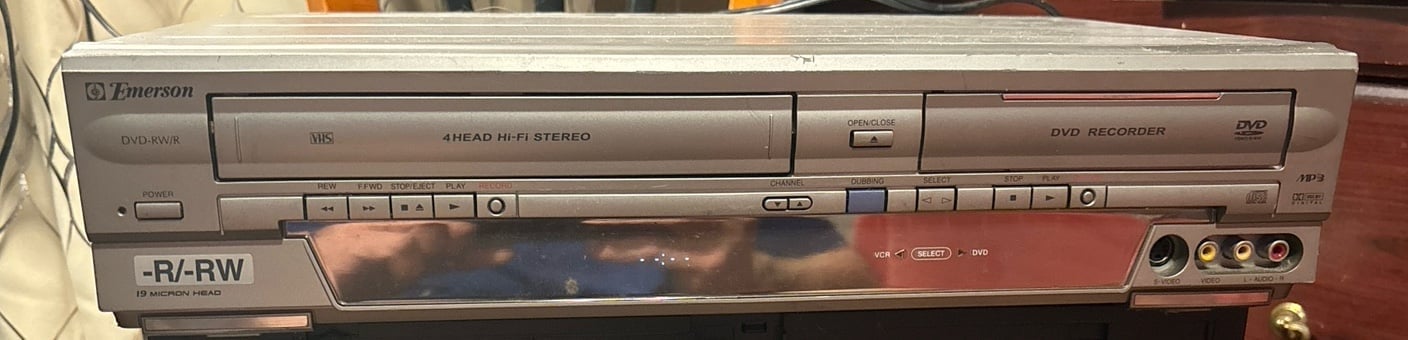 Emerson VHS TO DVD RECORDER - no remote