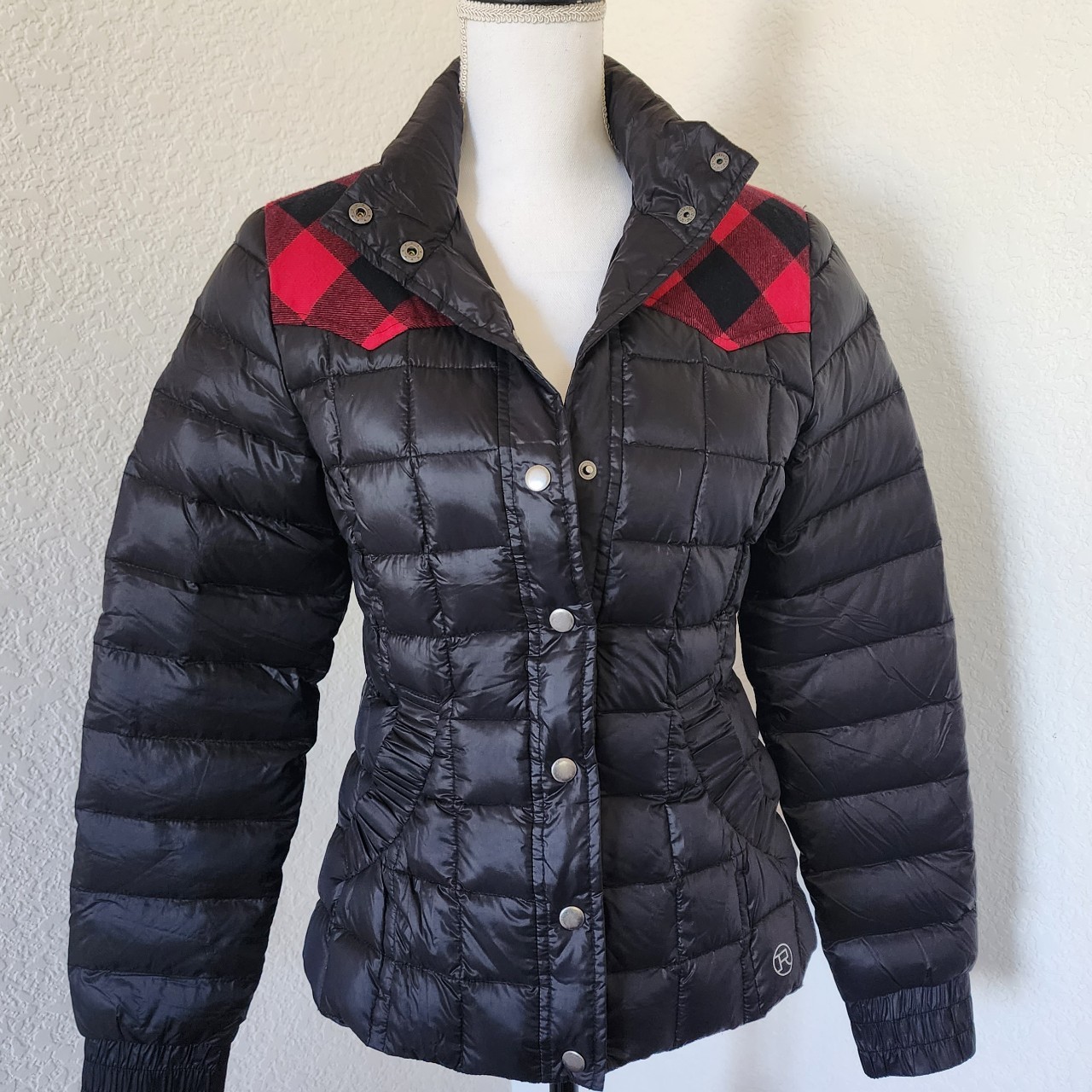 Roper puffer jacket with Buffalo Plaid embellishment size small