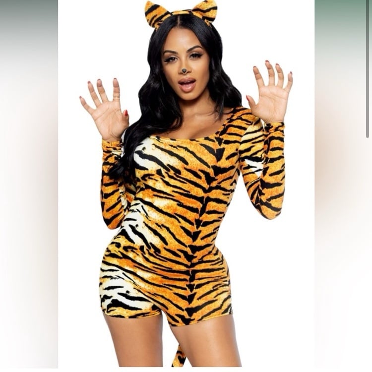 Show those cool cats and kittens who the real tiger queen is in the playful Leg