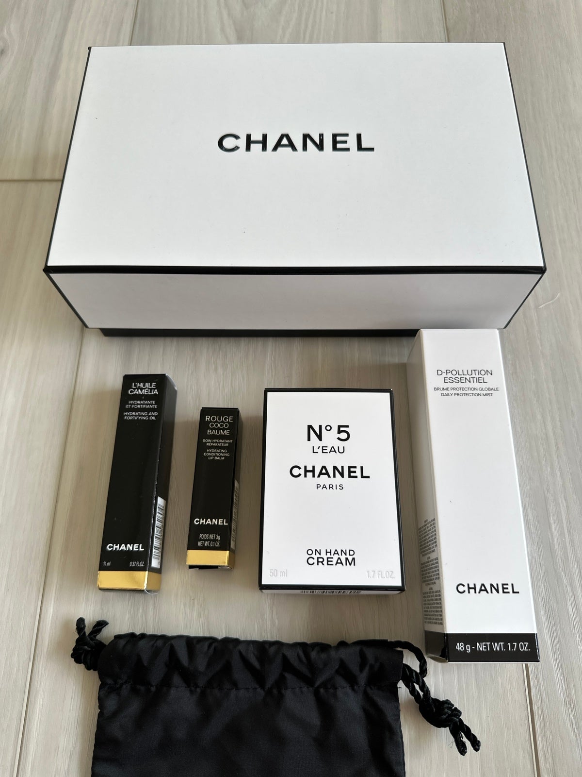 NEW】Chanel skincare set with box