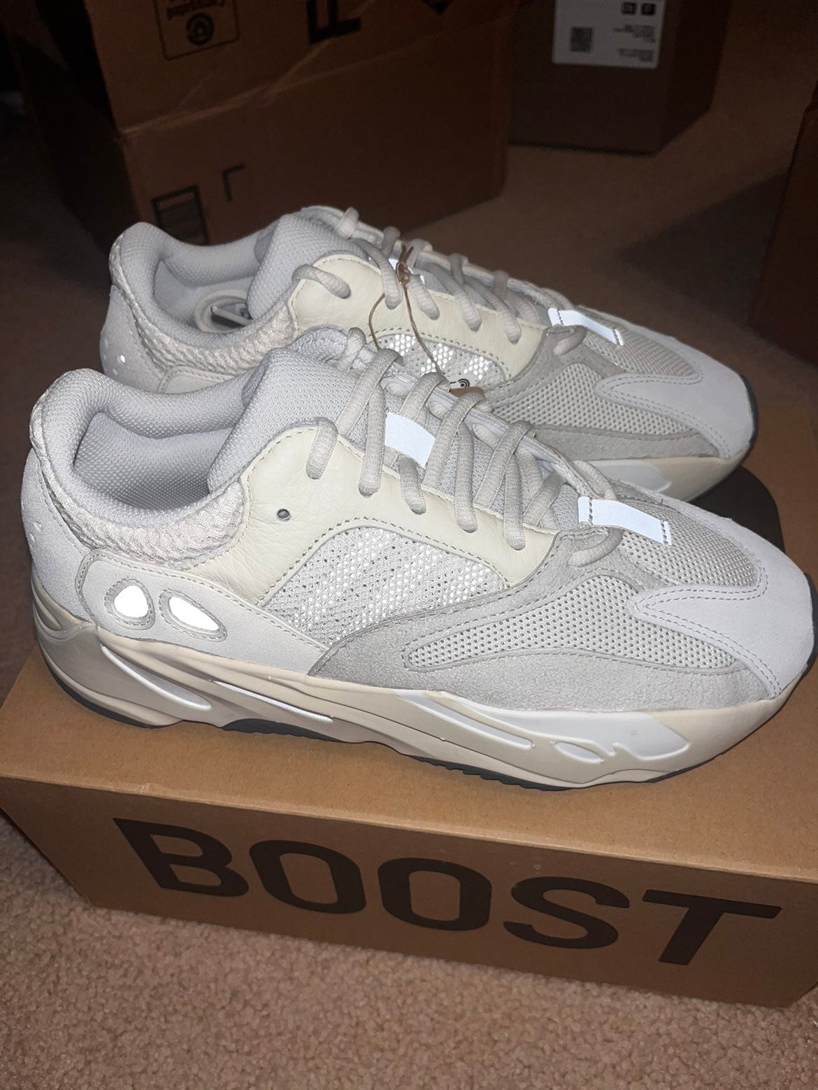 Yeezy Adidas Boost 700 in Analog