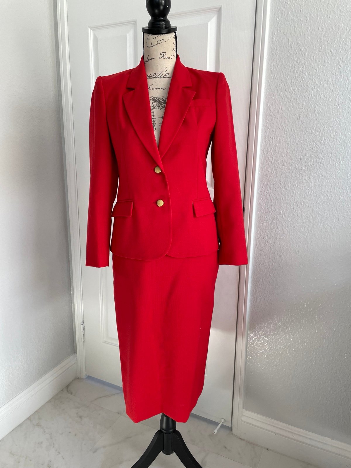 Saville v skirt suit