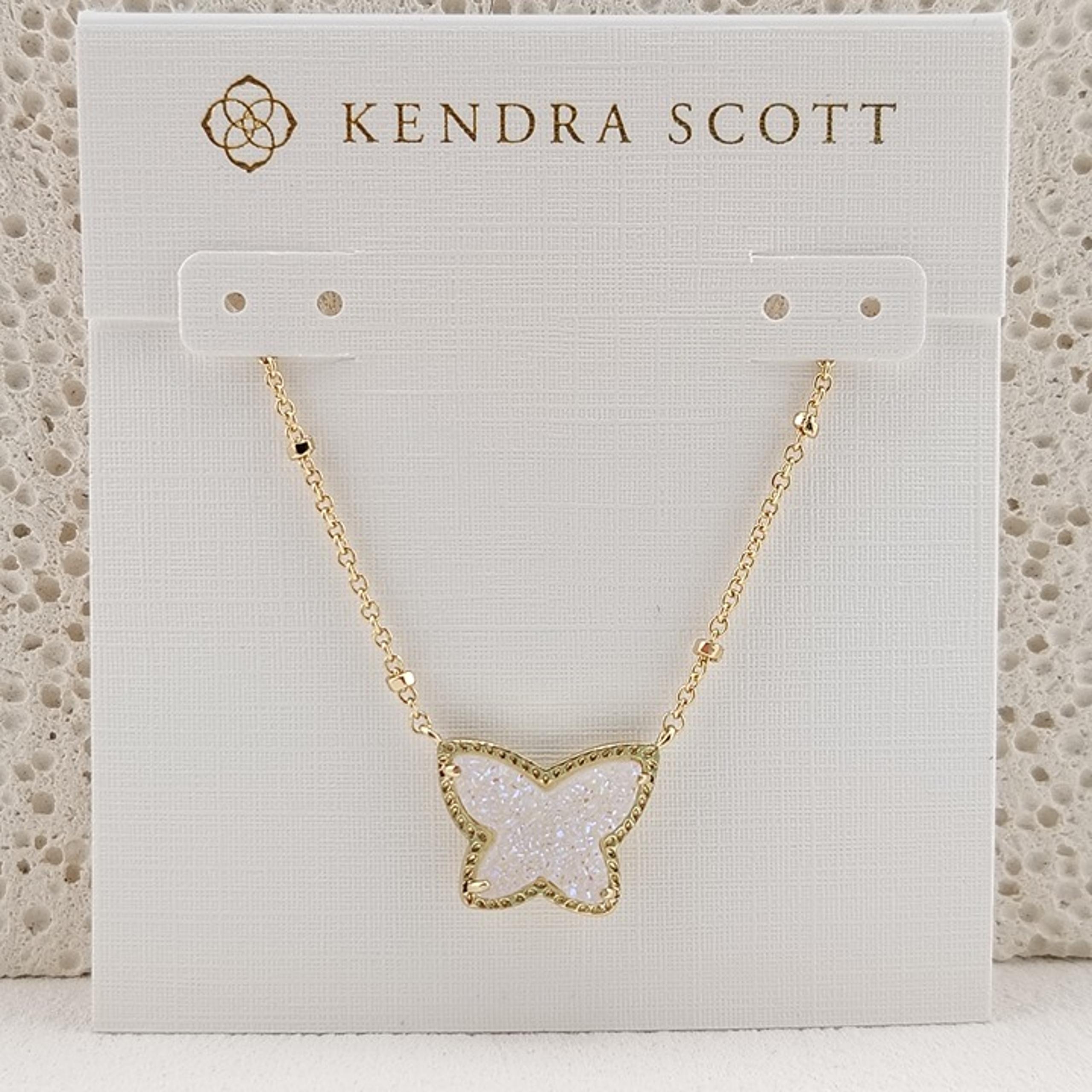 Kendra Scott Lillia Gold Small Short Pendant Necklace
