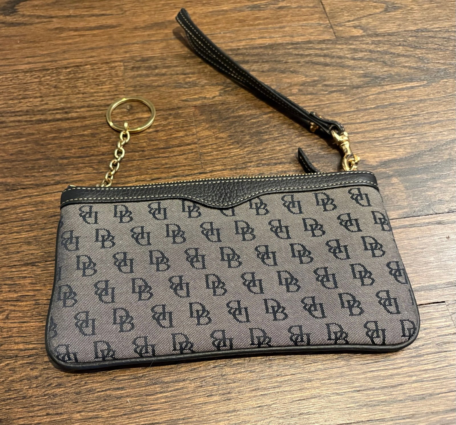 NWT Dooney &!Bourke Wristlet