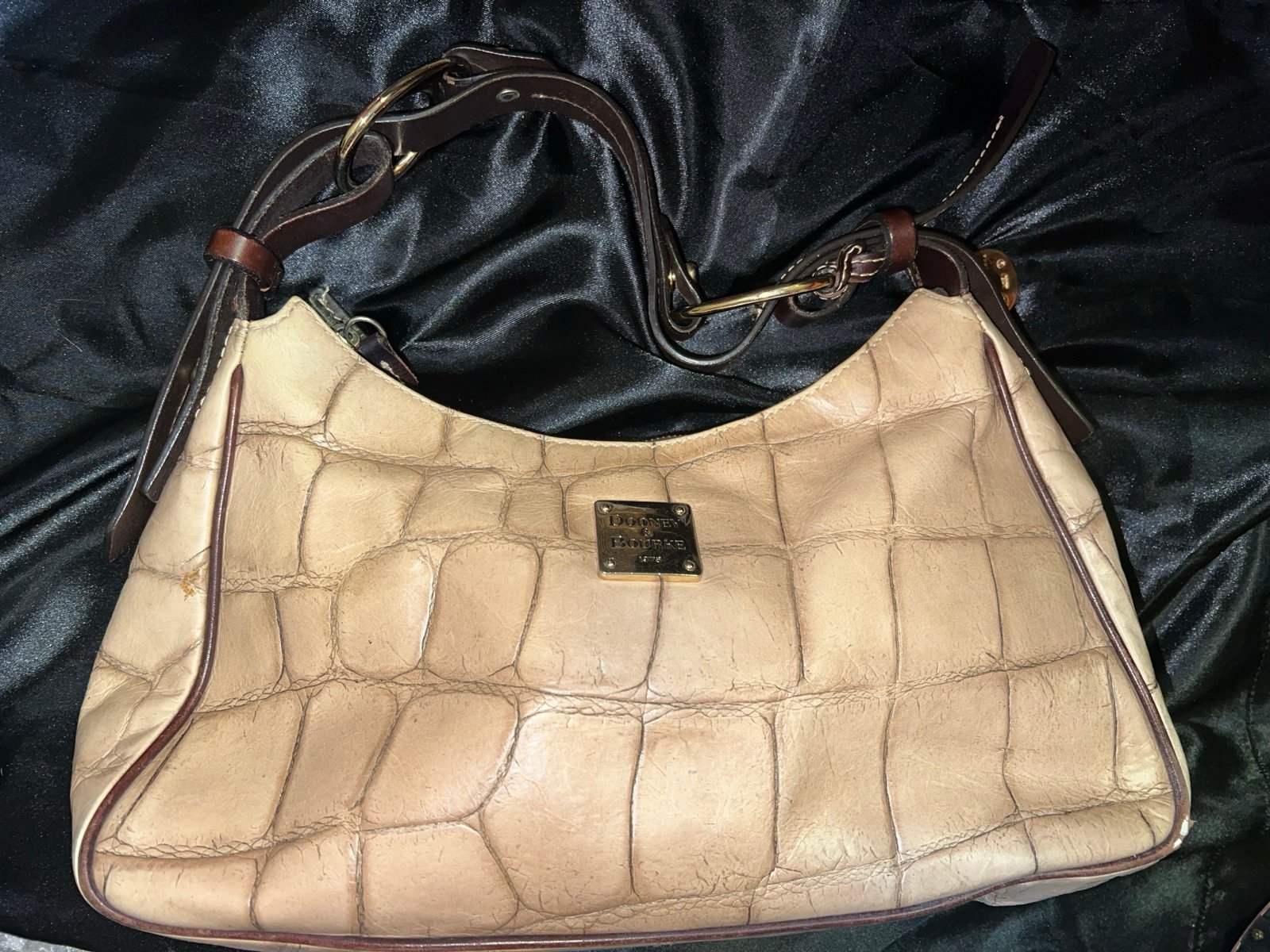 Dooney Boho bag wear with anything and anywhere!