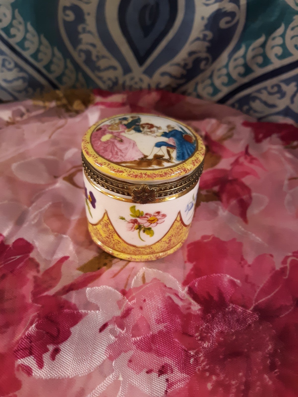 Trinket box