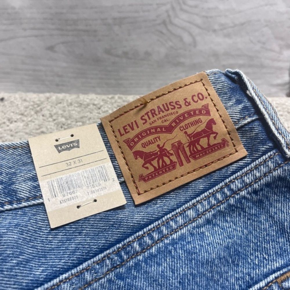 Levi's Women's Size 32x31 '94 Baggy Mid Rise Blue Jeans New With Tags