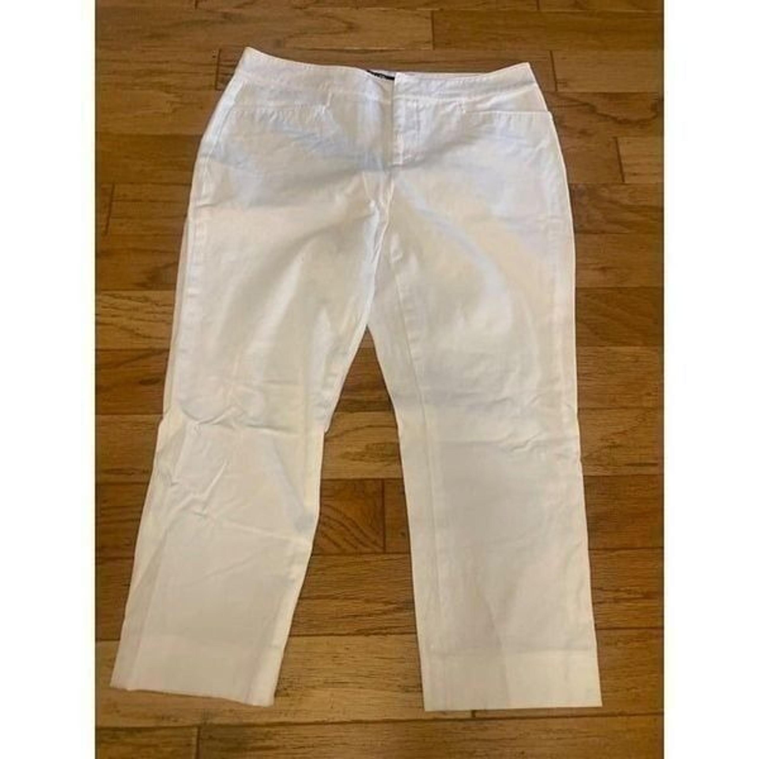 Chaps Women's Casual White Cotton mid-rise straight leg capri Pants Size 8