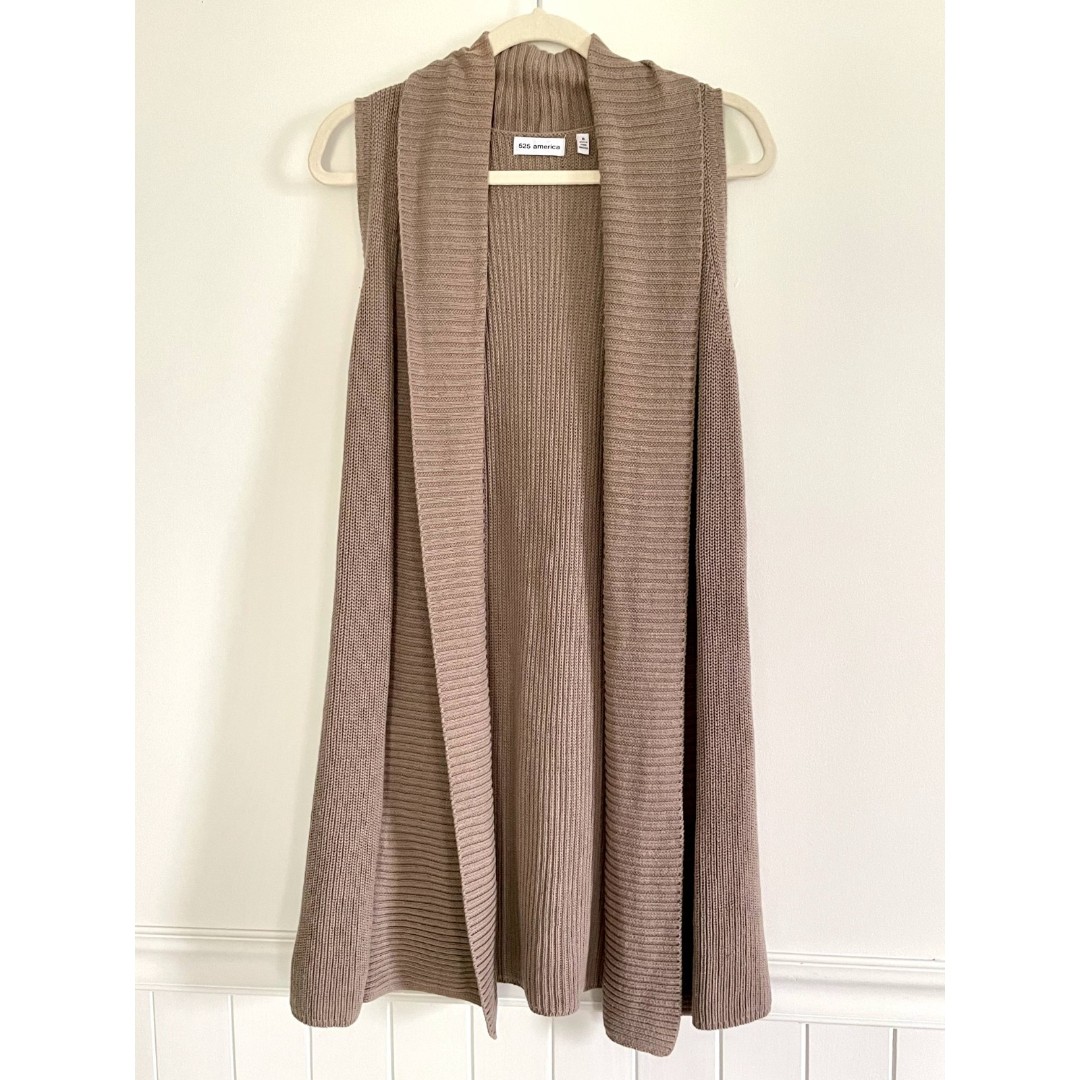 525 America Neutral Minimalist Sweater Vest Size Small E90