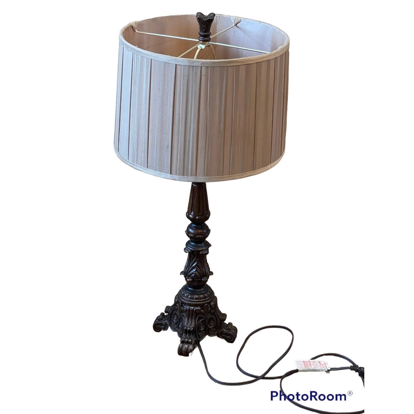 VTG Vintage Resin Turner Table Lamp