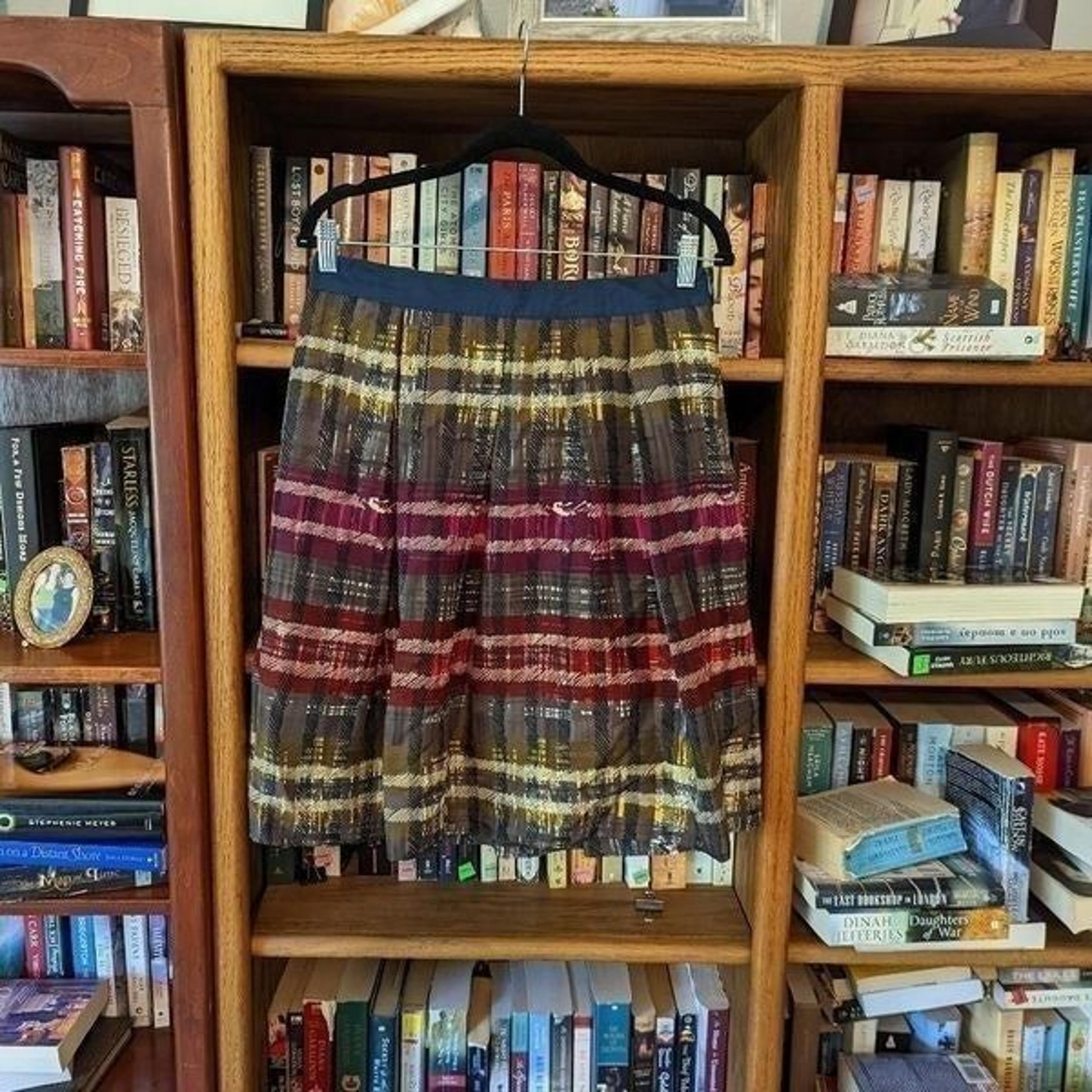 Trina turk red olive and brown chequered silk pleated a line skirt nwot sz 8