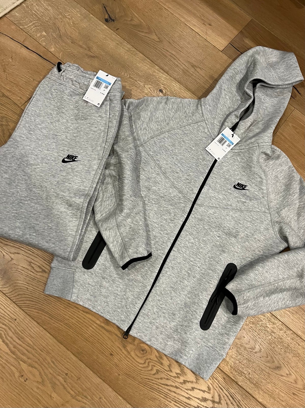 Nike tech large set grey