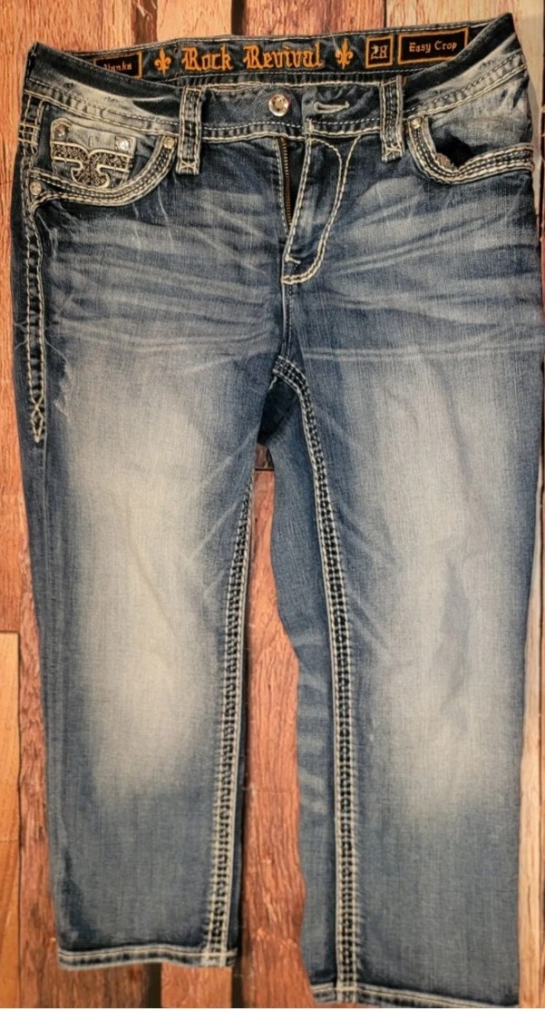 Rock Revival Women's Capri Jeans Sz 28 Yanka Easy Crop Bling