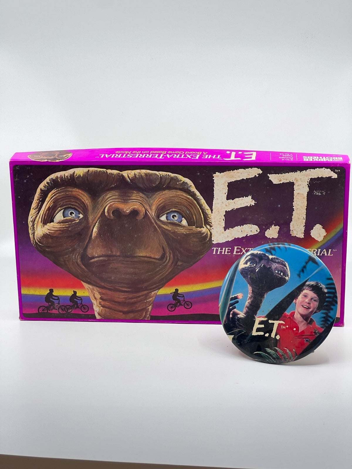 ET Movie Memorabilia Bundle: Board Game and 1982 Button Pin