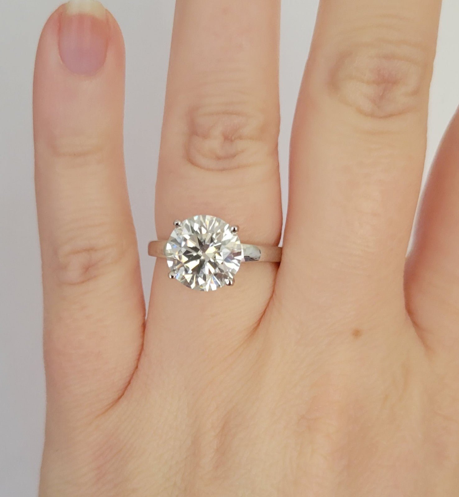 New 4ct Beautiful Moissanite Ring