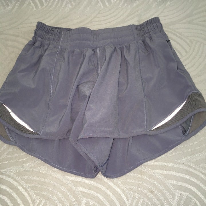 Lululemon Hotty Hot Shorts Size Womens 6