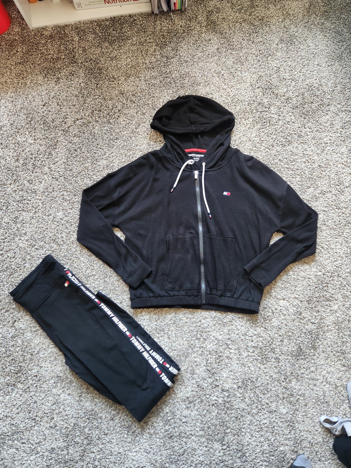 LIKE NEW Tommy Hilfiger Matching set high rise leggings and zip up hoodie jacket