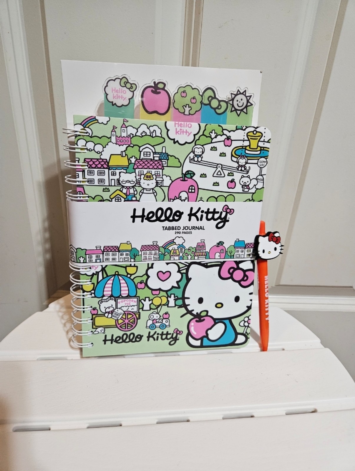 Hello Kitty Pastel Town Tab Journal pen set