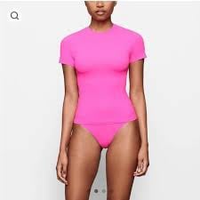 Skims fits everybody t-shirt Size 3X Color neon pink